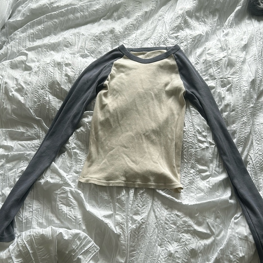 Brandy Melville, size: small, can also fit XS, worn twice,perfect condition